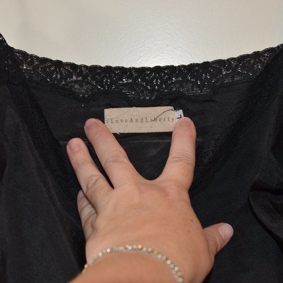 JW Love & Liberty Slip - Picture 4 of 4